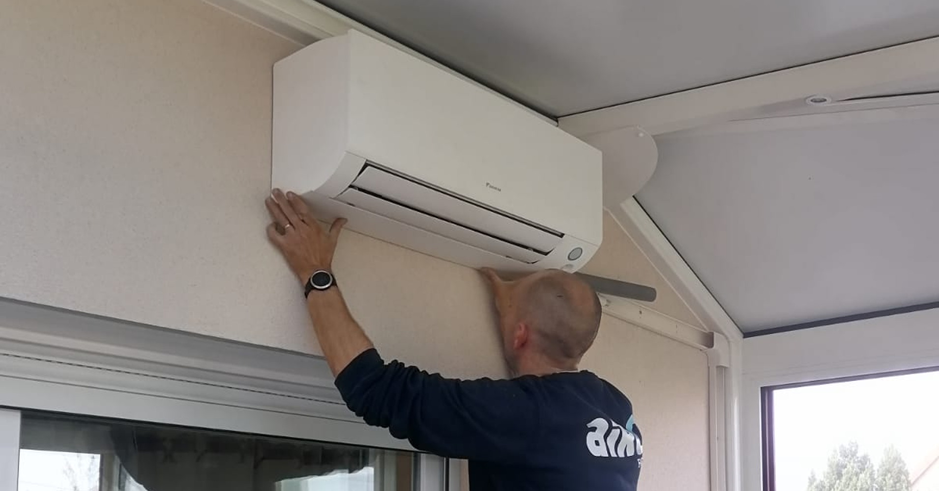 Installation d'une PAC air-air par un technicien Airo (0 sous-traitance)